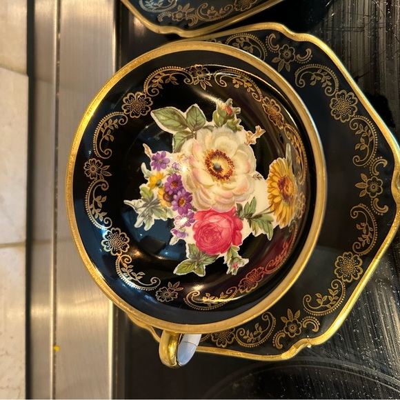 2x Vintage Mitterteich Black Gold Lace & Flowers Bavaria Germany Cup & Saucer - Picture 1 of 8